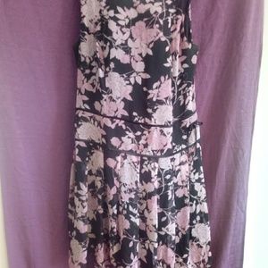 Woman's Dress K Dress Barn Pretty and Floral